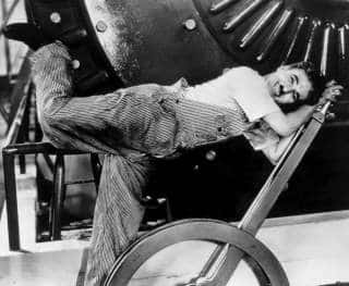 Charlie Chaplin aime le progrès des temps modernes