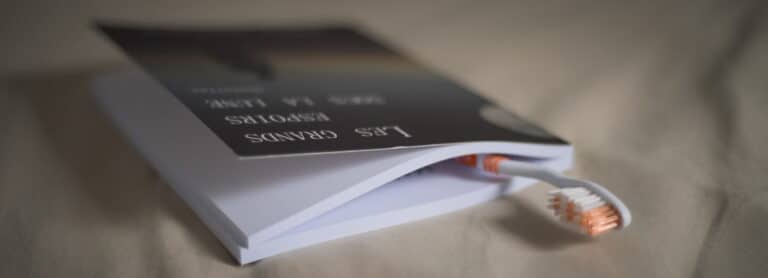 une brosse à dent n'est pas un marque page